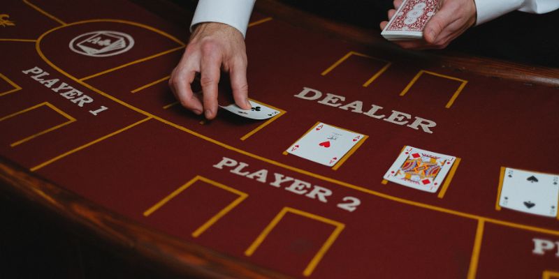 Blackjack Cách Chơi Chuẩn Luật Dễ Hiểu Cho Tân Thủ 3 Blackjack cách chơi - Cách tham gia đơn giản, dễ nắm bắt